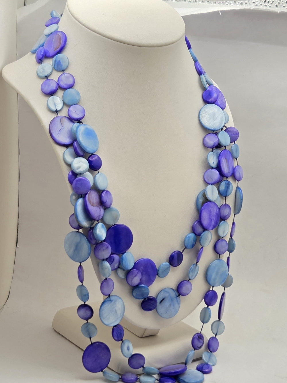 Vintage Blue Purple Mother of Pearl Disc Layered Necklace - Picture 8 of 16